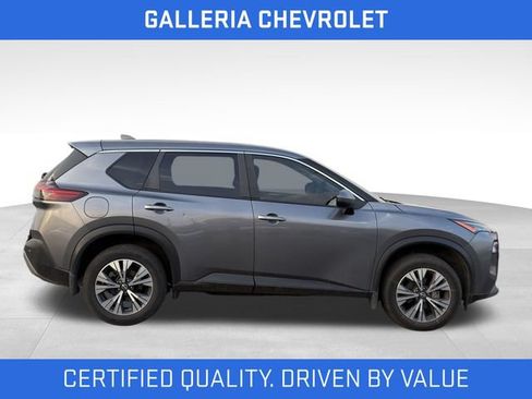 Used 2023 Nissan Rogue SV FWD image 2