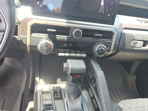 Used 2025 Toyota Tacoma TRD Off-Road AWD/4WD image 10