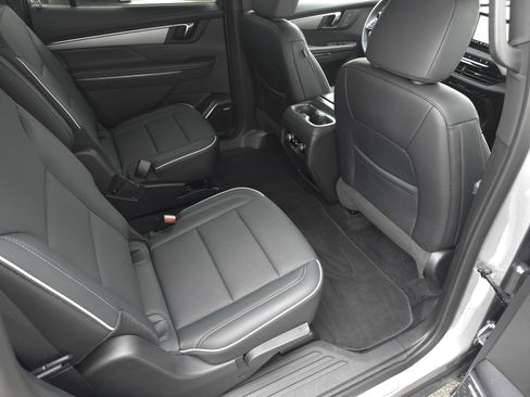 Used 2025 Buick Enclave Preferred image 41