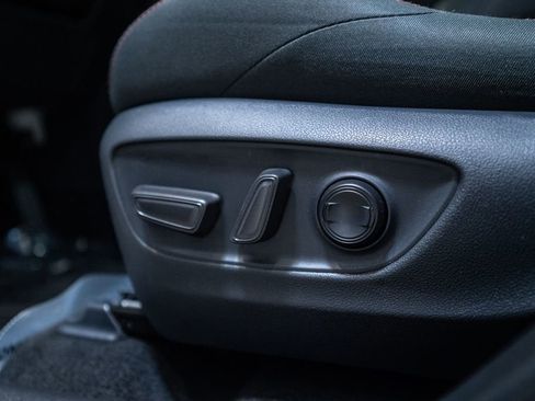 Used 2024 Toyota RAV4 SE w/ Weather & Moonroof Package image 22