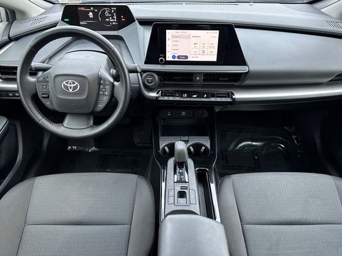 Used 2023 Toyota Prius LE image 3