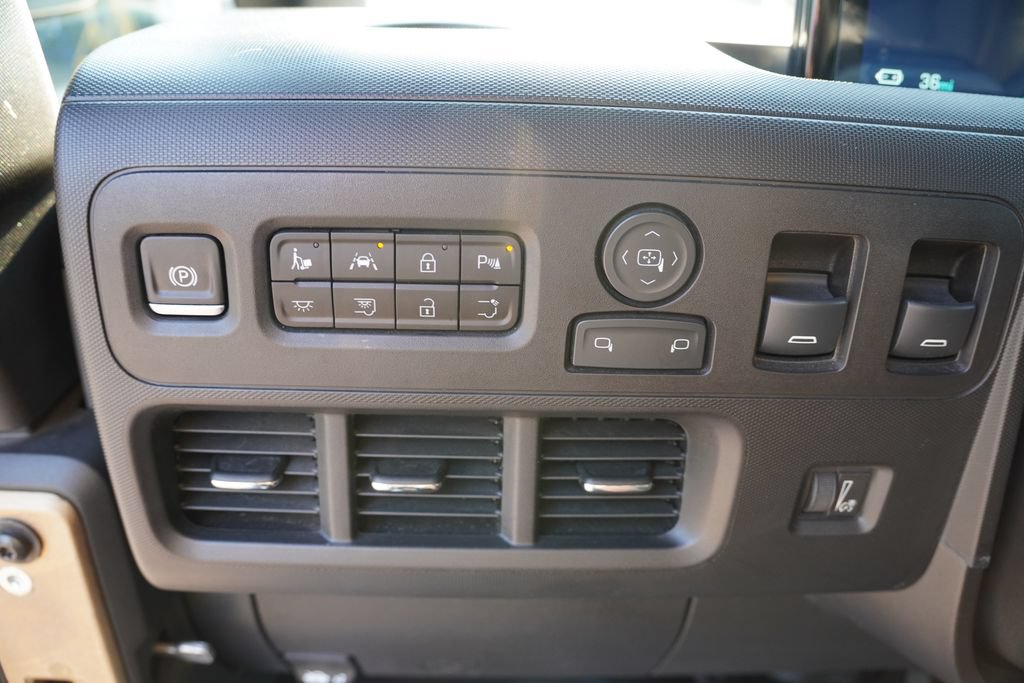 Used 2024 Chevrolet Brightdrop 400 w/ Commercial Equipment Package AWD/4WD image 20