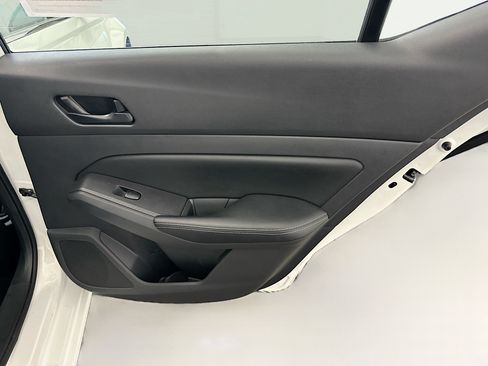 Used 2025 Nissan Altima 2.5 SV FWD image 30