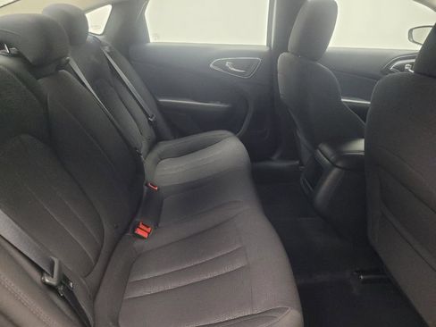 Used 2015 Chrysler 200 Limited FWD image 19