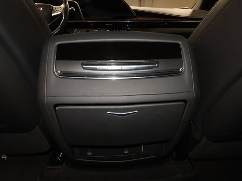 Used 2023 Cadillac Escalade Luxury AWD/4WD image 32