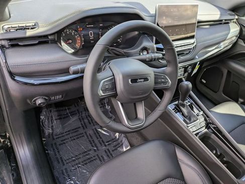 New 2026 Jeep Compass Latitude image 10