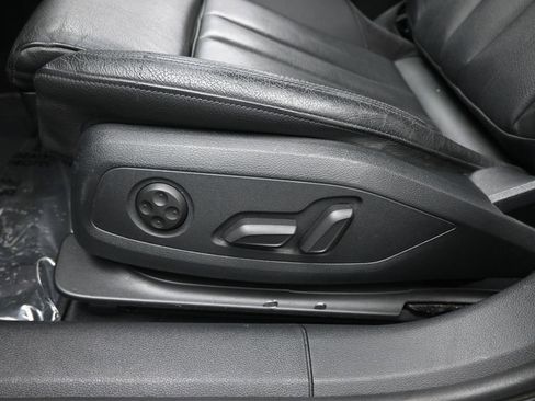 Used 2017 Audi A4 2.0T Premium Plus w/ Premium Plus Package image 11