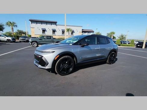 New 2026 Chevrolet Equinox EV RS image 32