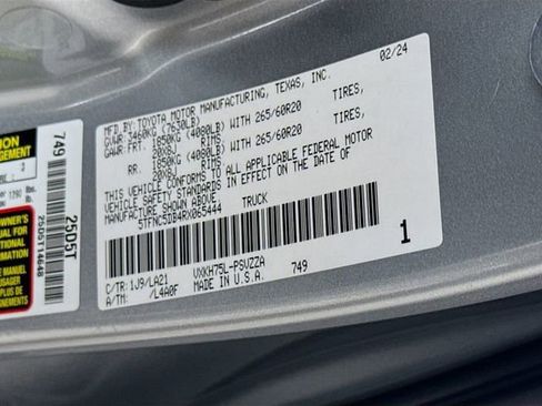 Used 2024 Toyota Tundra Platinum AWD/4WD image 32