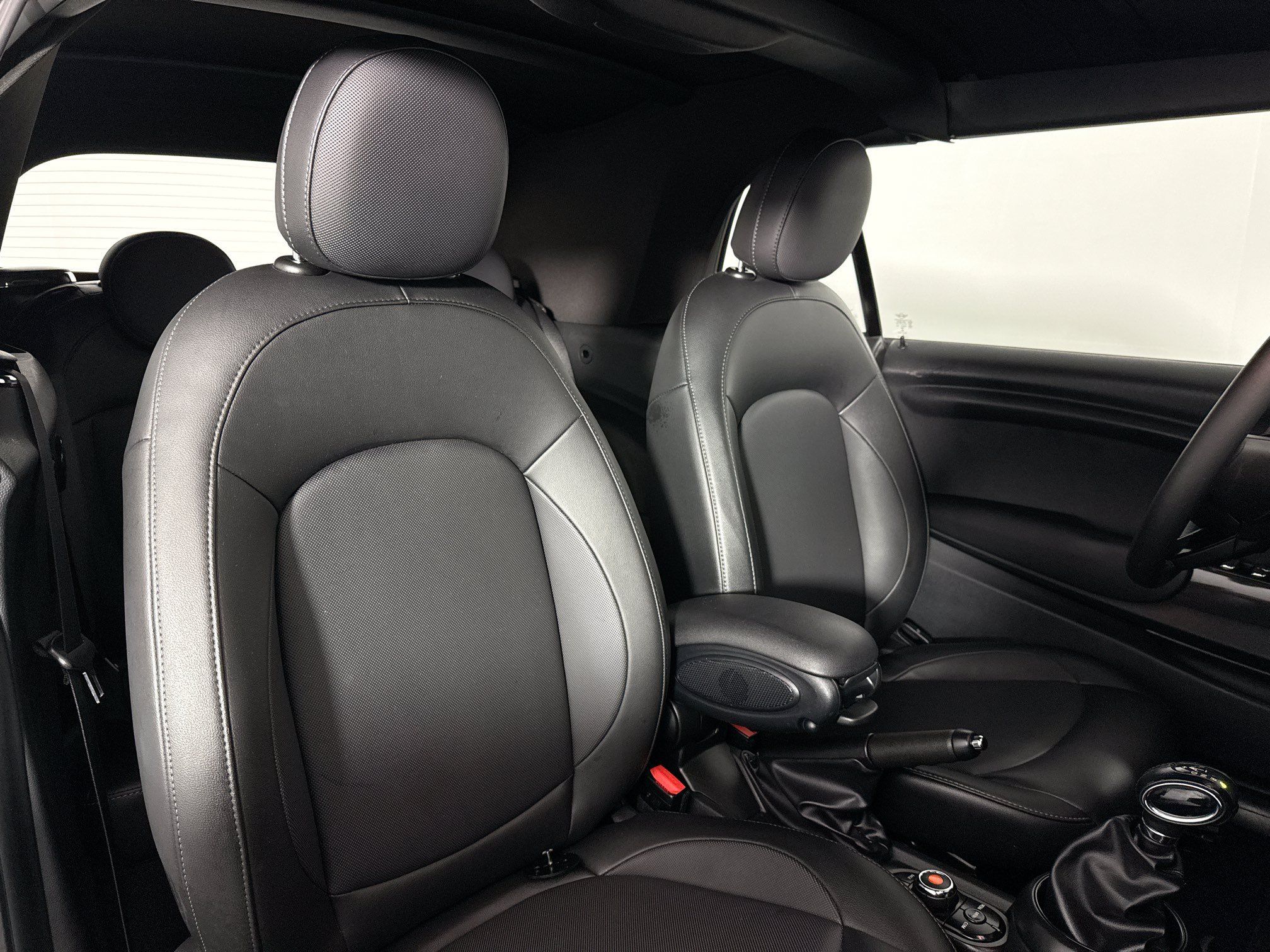 Used 2019 MINI Cooper Convertible w/ Premium Package FWD image 35