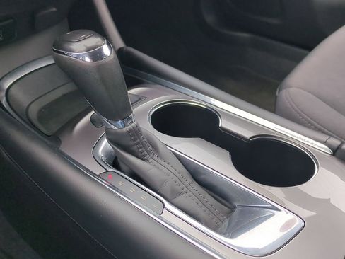 Used 2018 Chevrolet Malibu LT image 15