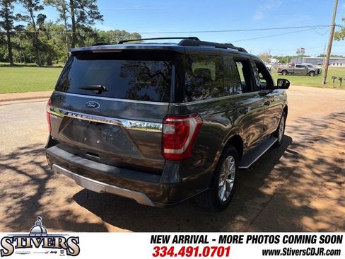 Used 2021 Ford Expedition XLT image 5