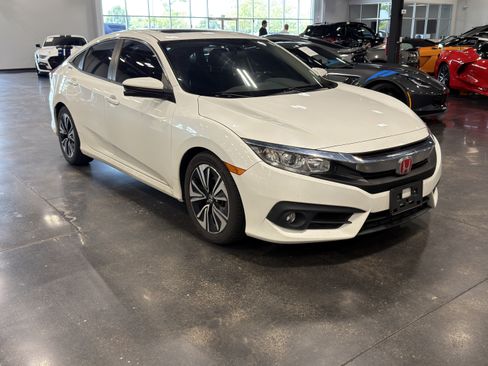 Used 2018 Honda Civic EX-T image 1