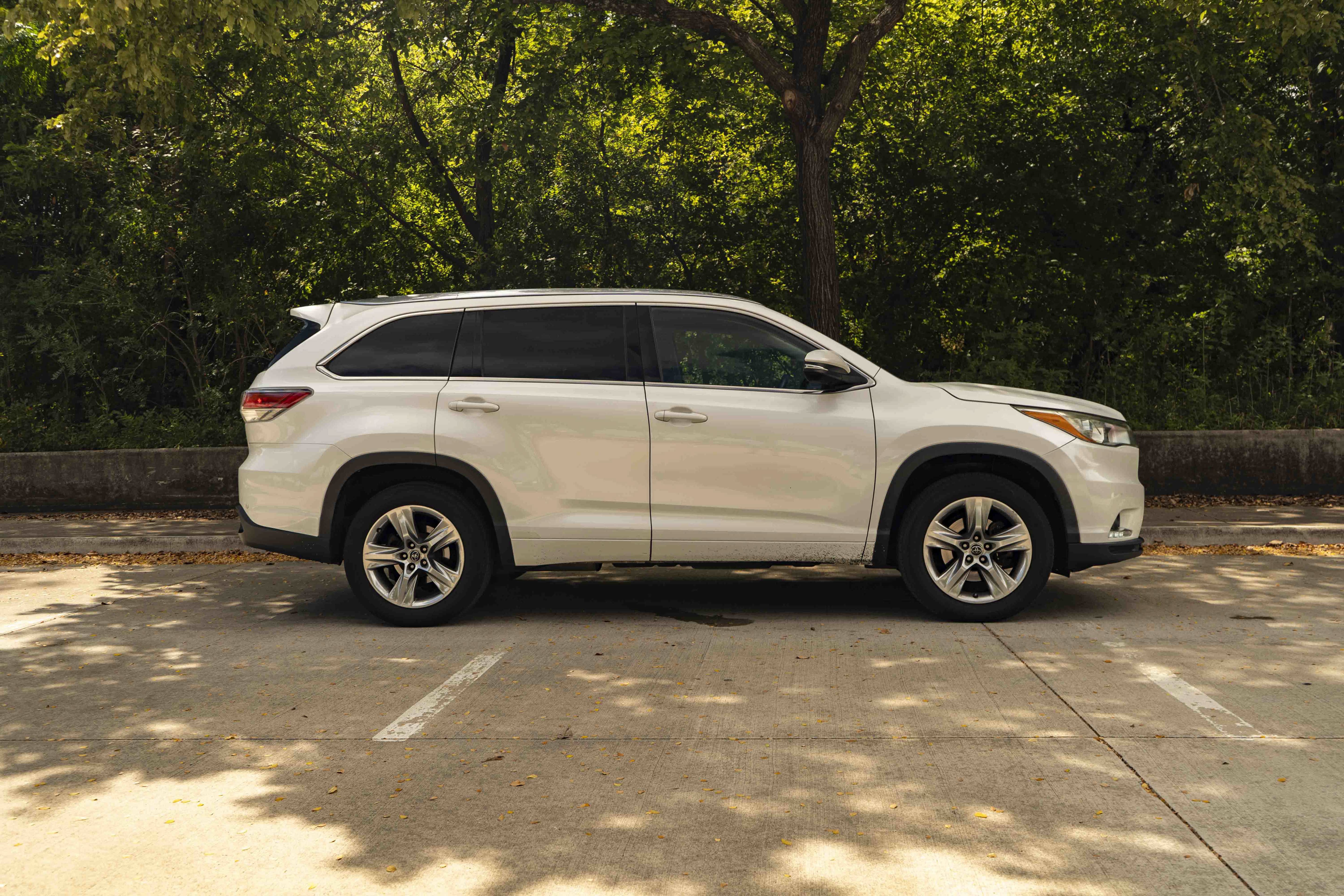 Used 2016 Toyota Highlander Limited FWD image 10
