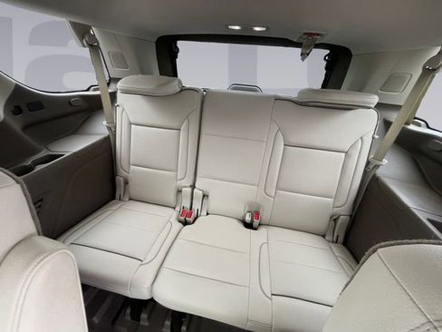 Used 2021 GMC Yukon Denali w/ Denali Premium Package image 16
