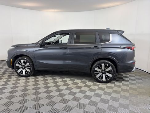 Used 2025 Mitsubishi Outlander SE AWD/4WD image 9