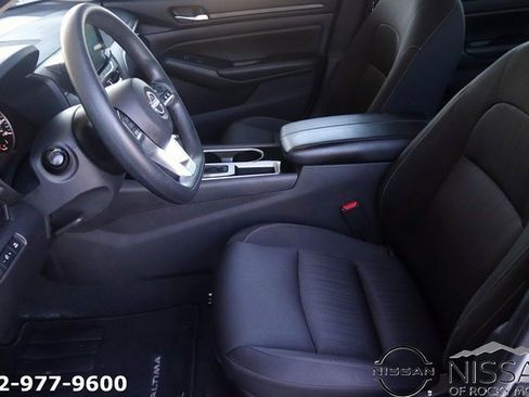 Used 2024 Nissan Altima 2.5 SV image 13