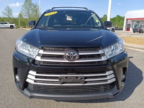 Used 2019 Toyota Highlander XLE AWD/4WD image 8
