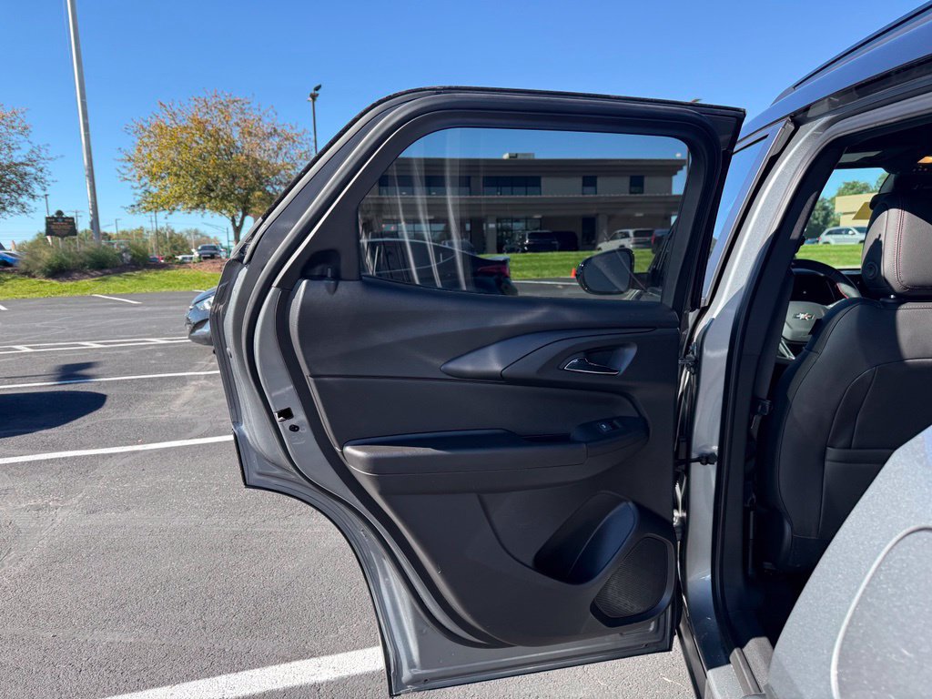 Used 2025 Chevrolet TrailBlazer RS AWD/4WD image 11