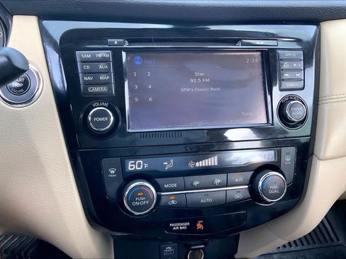 Used 2017 Nissan Rogue SL w/ SL Premium Package FWD image 14