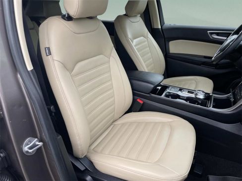 Used 2019 Ford Edge SEL w/ Equipment Group 201A image 21