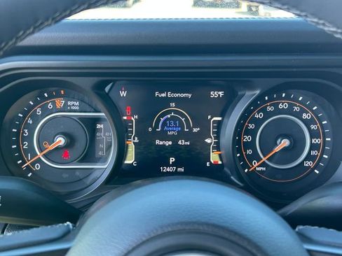 Used 2025 Jeep Gladiator Rubicon AWD/4WD image 25