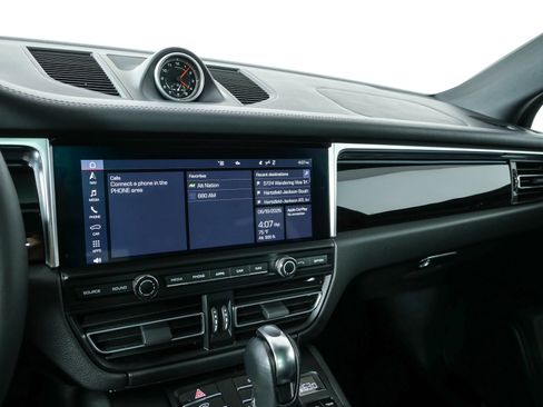 Certified 2021 Porsche Macan S AWD/4WD image 13