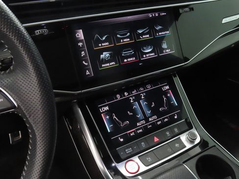 Used 2020 Audi SQ7 Premium Plus w/ SQ7 Black Optic Package AWD/4WD image 17