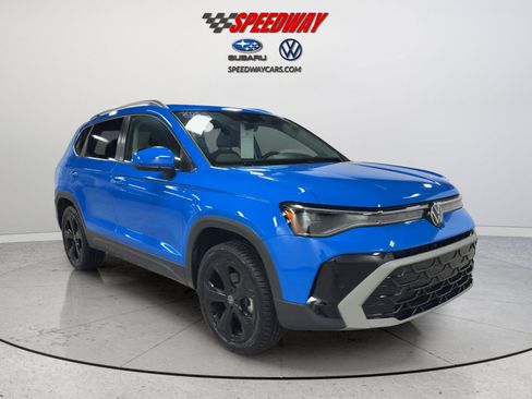 Certified 2025 Volkswagen Taos SEL AWD/4WD image 2