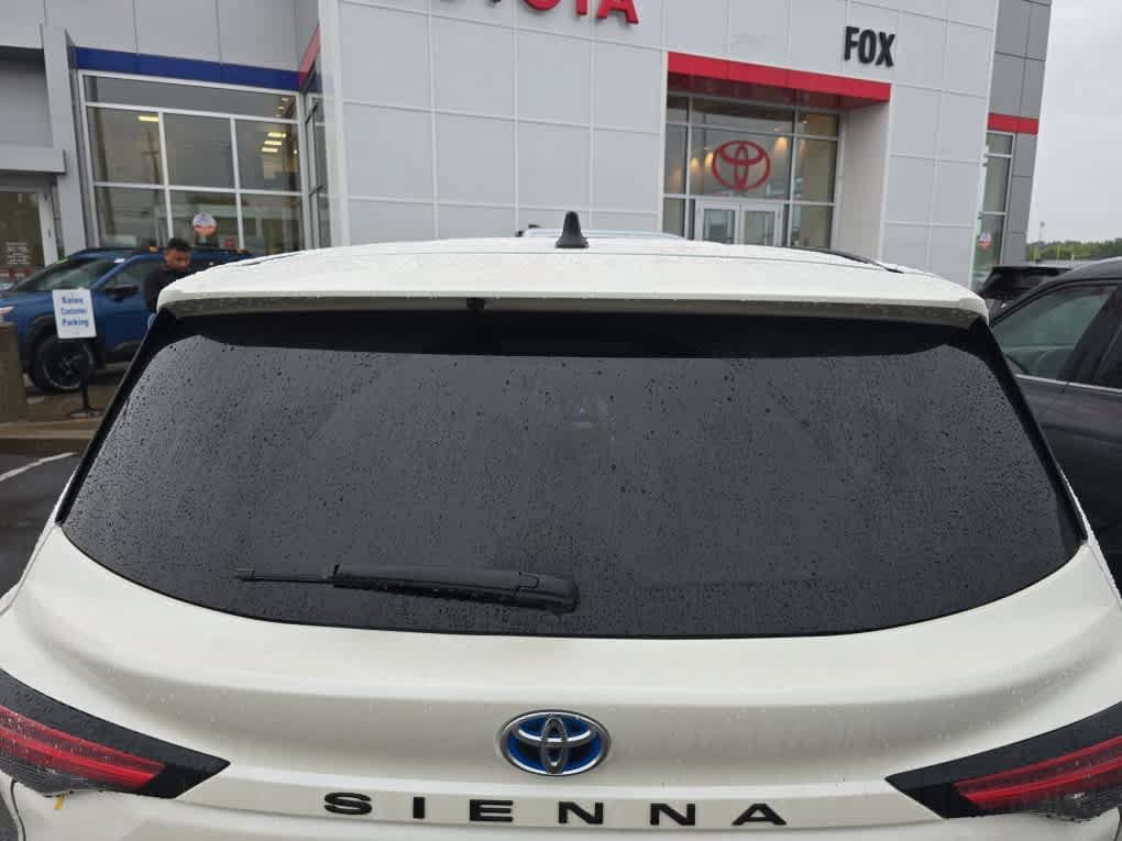 Used 2021 Toyota Sienna XLE AWD/4WD image 9