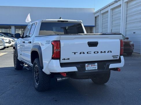 Used 2025 Toyota Tacoma TRD Off-Road image 5