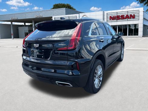 Used 2024 Cadillac XT4 Premium Luxury FWD image 4