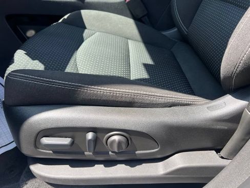 Used 2023 GMC Terrain SLE w/ Driver Convenience Package FWD image 22