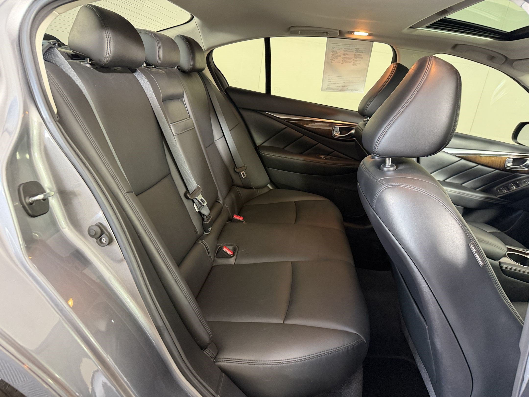 Used 2018 INFINITI Q50 Luxe w/ Essential Package (3.0T Luxe) AWD/4WD image 31