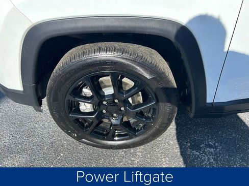 Used 2024 Jeep Compass Latitude w/ Convenience Group image 15