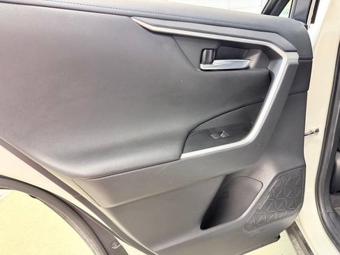 Used 2020 Toyota RAV4 XSE AWD/4WD image 16