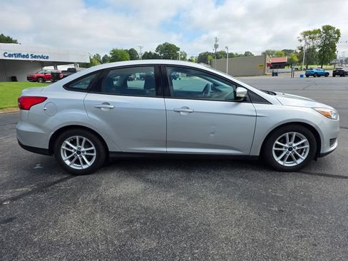 Used 2015 Ford Focus SE FWD image 15