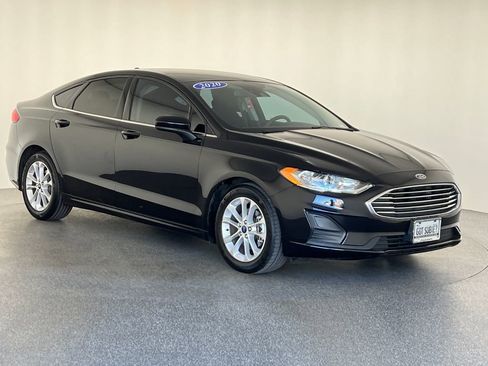 Used 2020 Ford Fusion SE image 9