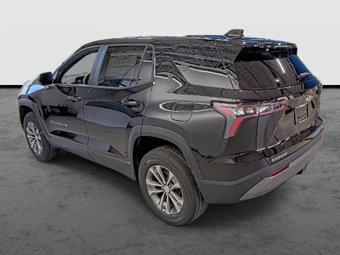 New 2026 Chevrolet Equinox LT w/ Convenience Package II image 2