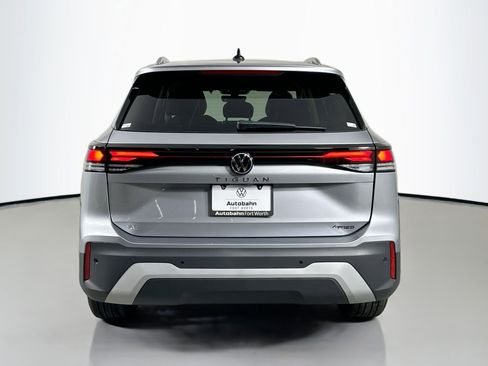 New 2026 Volkswagen Tiguan SE image 6