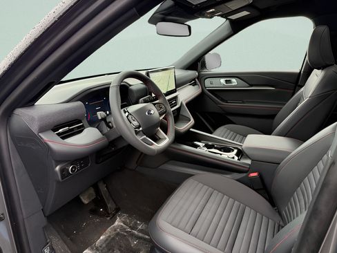 New 2026 Ford Explorer ST-Line w/ ST-Line Street Pack AWD/4WD image 3