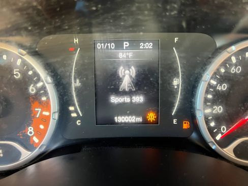 Used 2016 Jeep Renegade Latitude w/ Popular Equipment Group AWD/4WD image 19