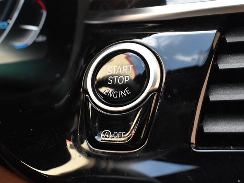 Used 2022 BMW 530i xDrive w/ M Sport Package image 33