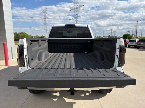 Used 2018 GMC Sierra 1500 4x4 Crew Cab w/ Sierra Appearance Package image 8