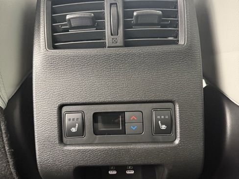 New 2025 Mitsubishi Outlander SE image 30