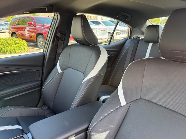 Used 2026 Toyota Camry SE FWD image 11