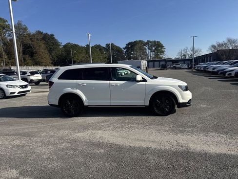Used 2019 Dodge Journey Crossroad image 4