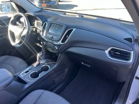 Used 2018 Chevrolet Equinox LT FWD image 25