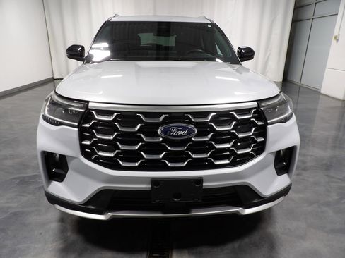 Used 2025 Ford Explorer Platinum w/ LUX Leather Package image 4