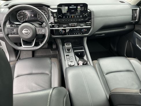 Used 2023 Nissan Pathfinder SL w/ SL Premium Package AWD/4WD image 18